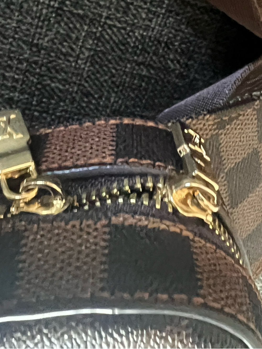UNISEX Sling Crossbody Bag - Picture 6 of 15
